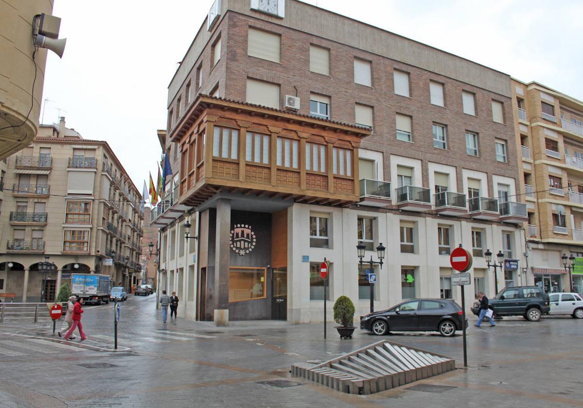 Exterior del Ayuntamiento de Arnedo, en una imagen de archivo.