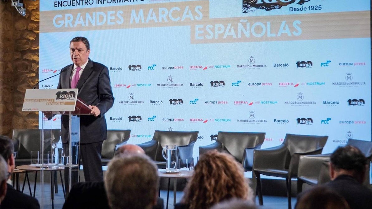 Luis Planas, durante el encuentro en Marqués de Murrieta.
