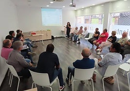 Formación anterior en la sala polivalente del Ayuntamiento de Alfaro.