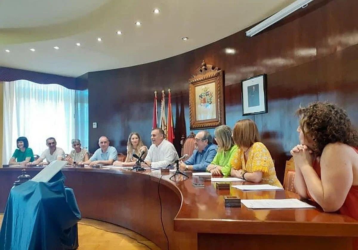 Imagen de archivo de un pleno del Ayuntamiento de Fuenmayor en 2023.