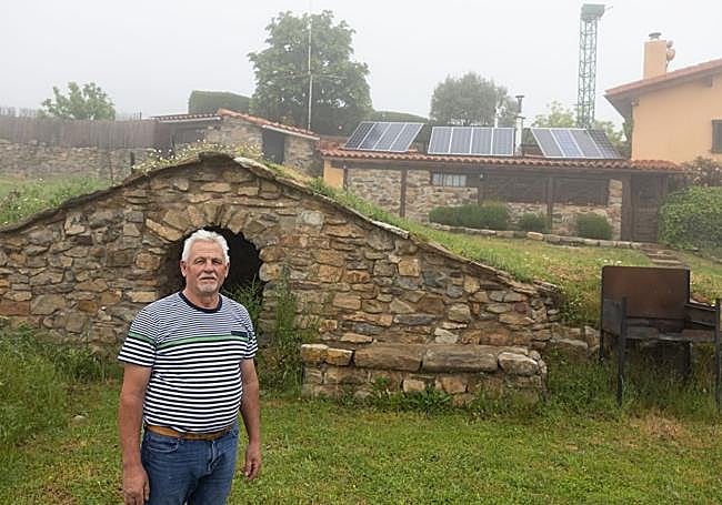 Jesús Pascual posa en Zenzano.