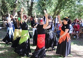 Uno de los grupos de Tacones y Puntas, en una de sus actividades de este curso, la Marcha a Vico de AMAC.
