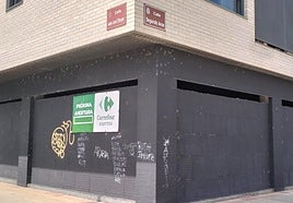 Local donde se abrirá el supermercado en la esquina de las calles Juan José Elhuyar y Segundo Arce.