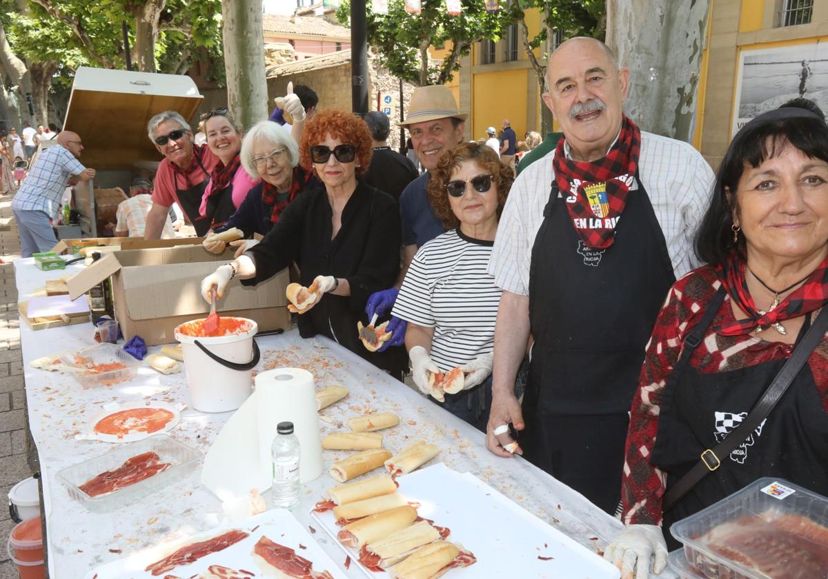 Degustación de bocatitas de jamón de Teruel, ofrecida por la Casa de Aragón.