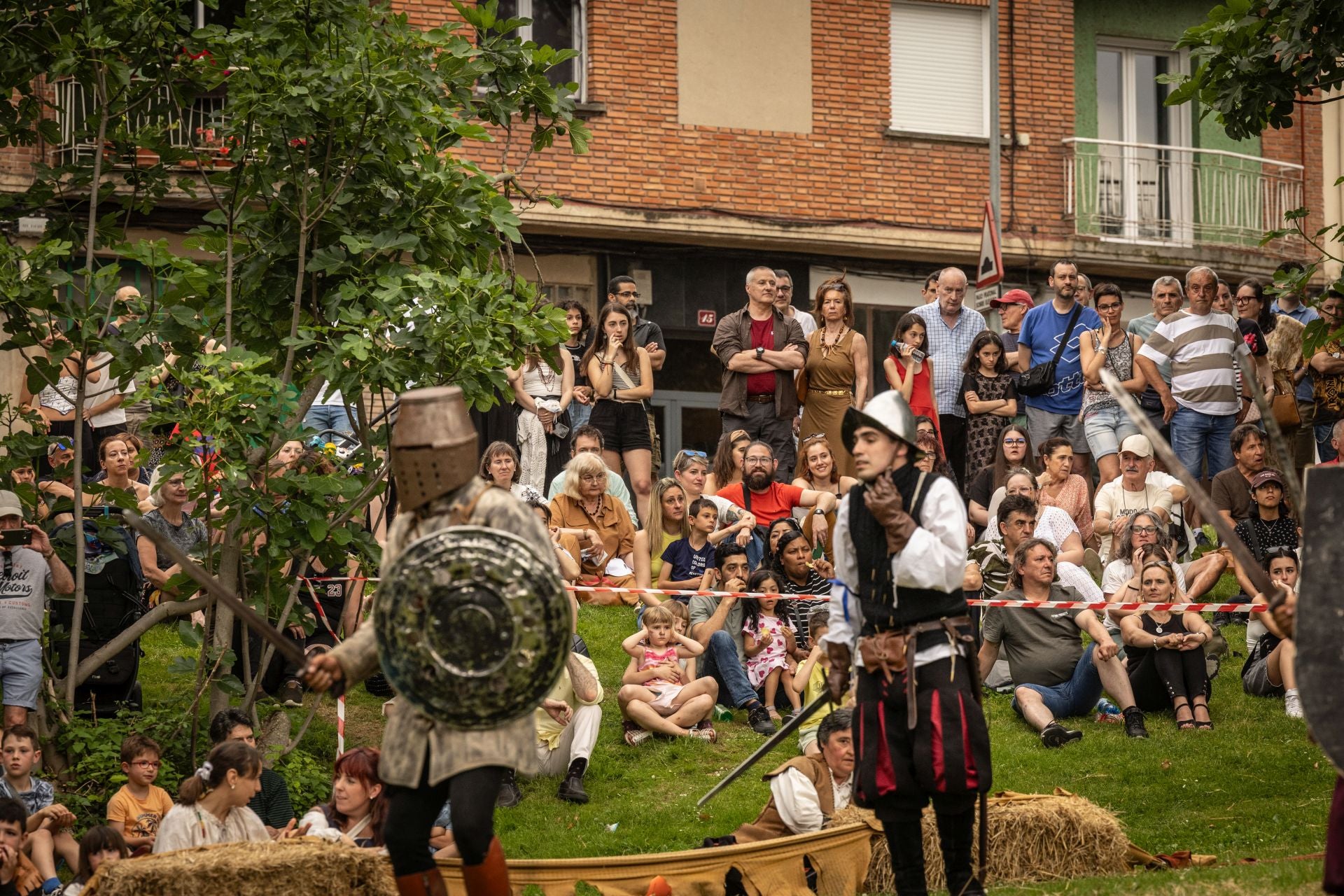 Recreación de las tropas logroñesas frente a las galas