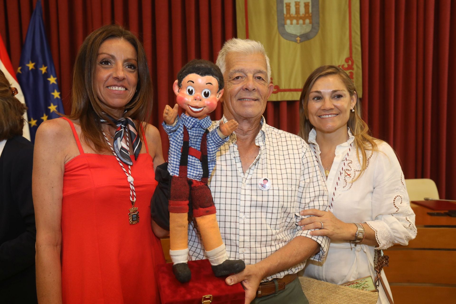 La entrega de las insignias de San Bernabé, en imágenes