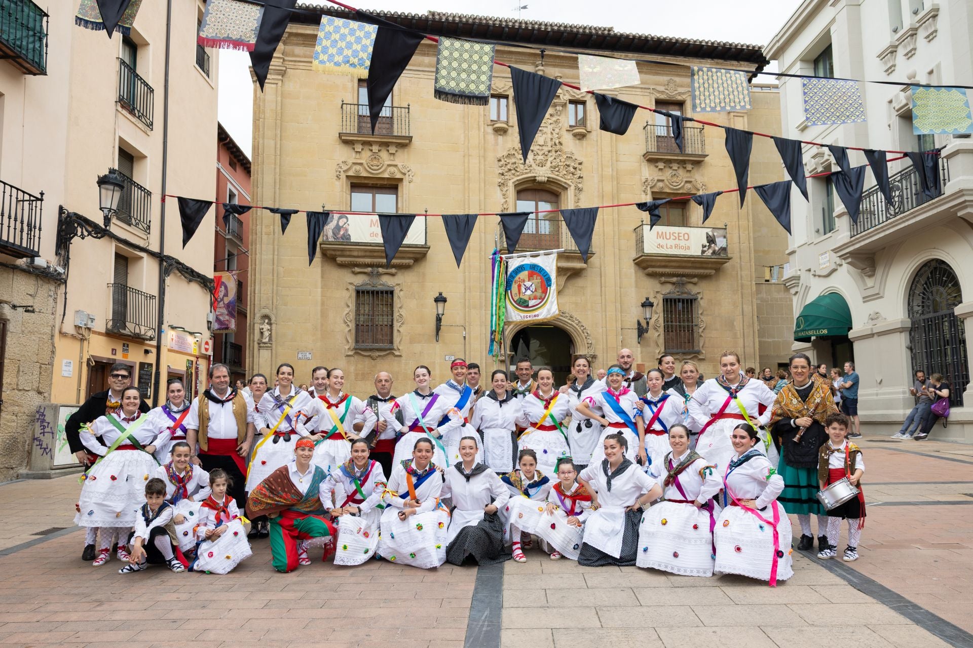 Logroño se viste de tradición