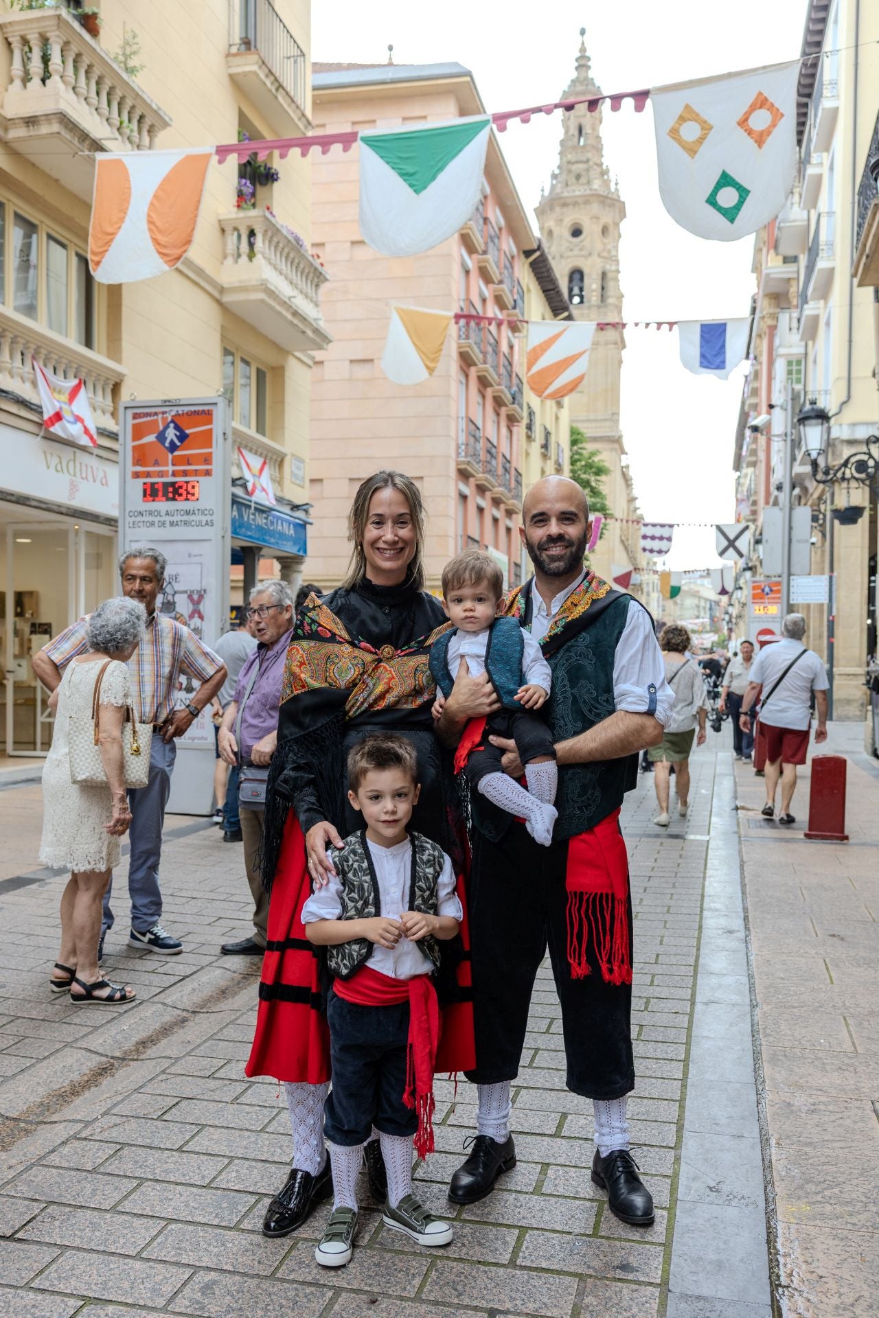 Logroño se viste de tradición