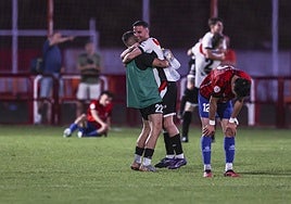 Los jugadores del Varea celebran su pase a la final nacional.