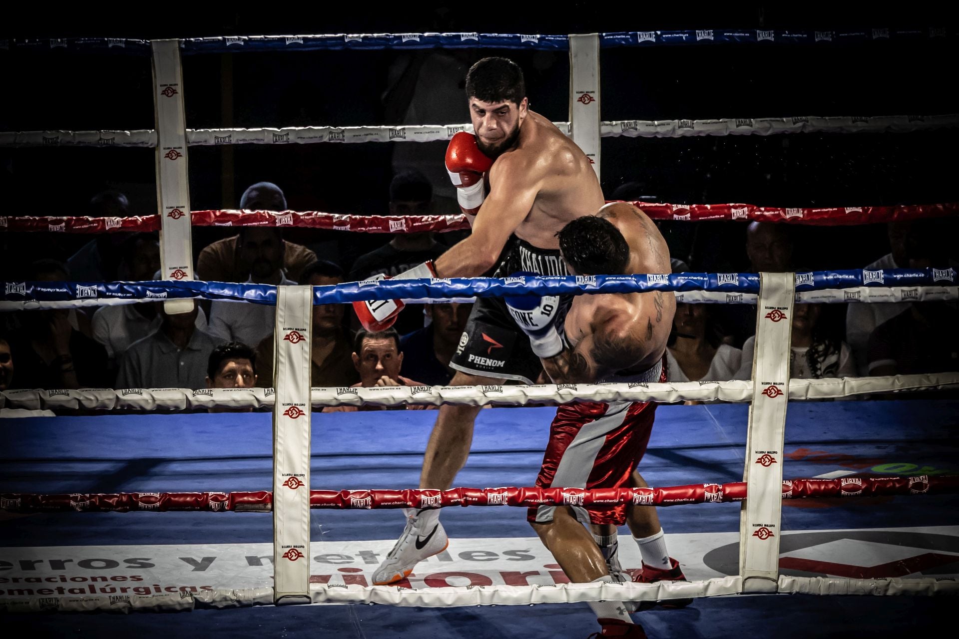 Una noche de boxeo en Las Gaunas