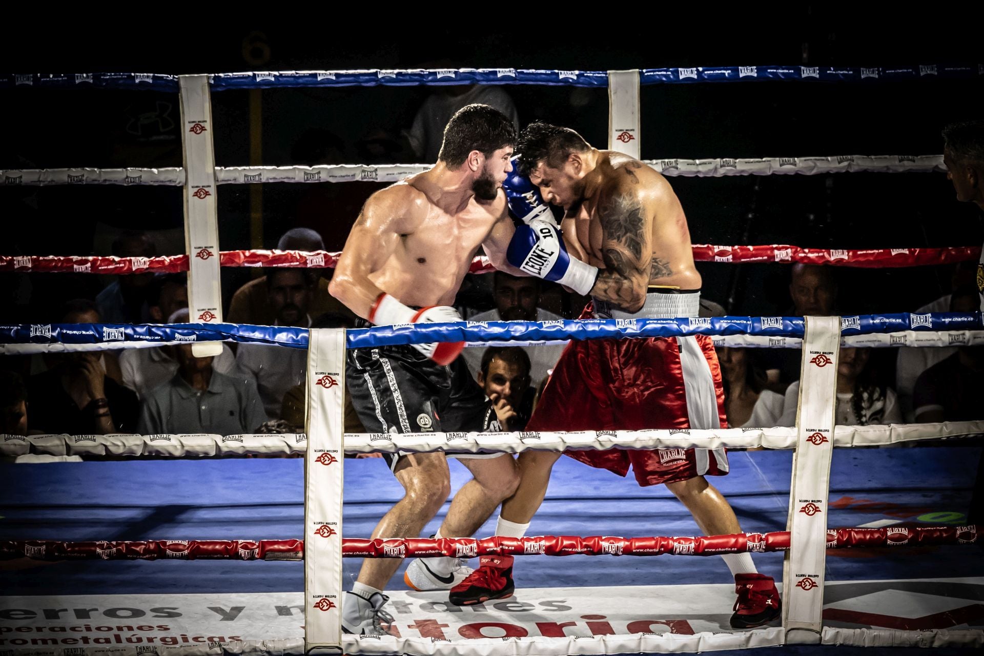 Una noche de boxeo en Las Gaunas