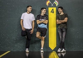 Zabala, Salaverri y Darío, juntos en el frontón Adarraga.