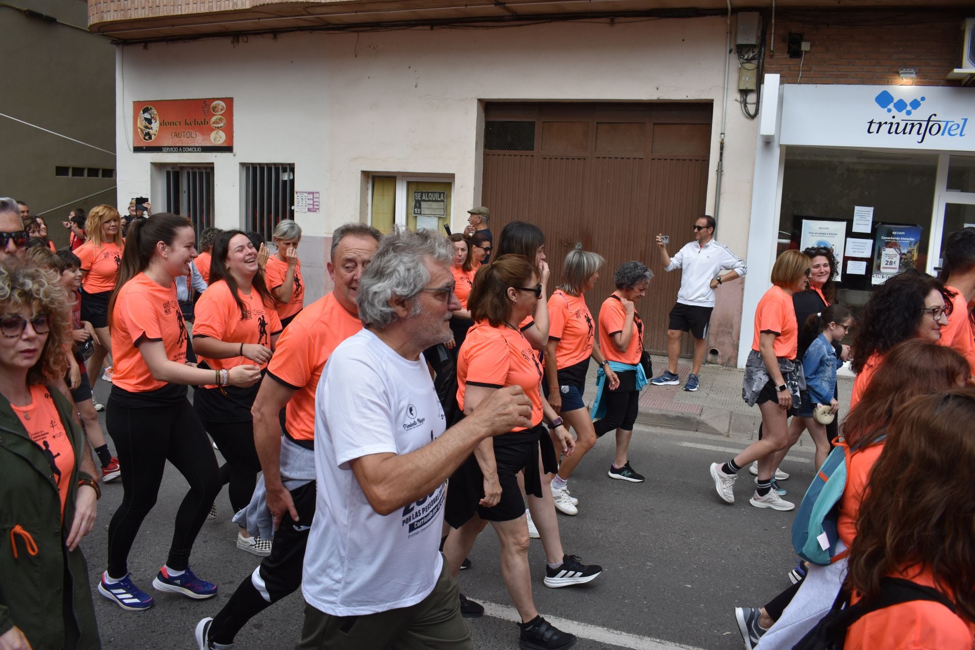 Deporte en la calle y marcha contra el cáncer, en Autol