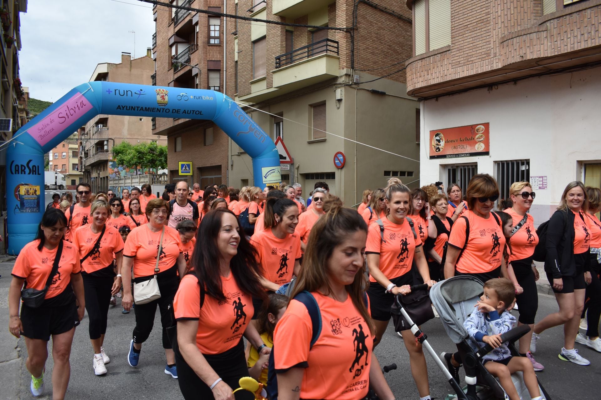 Deporte en la calle y marcha contra el cáncer, en Autol