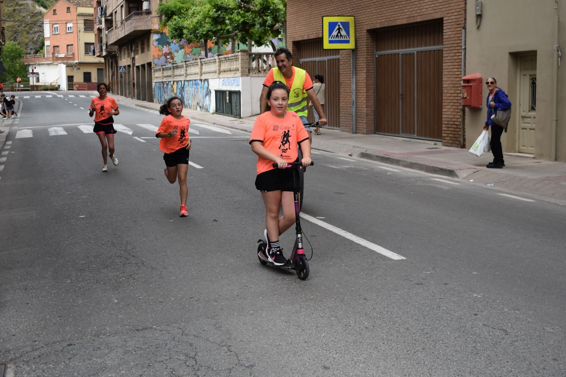 Deporte en la calle y marcha contra el cáncer, en Autol