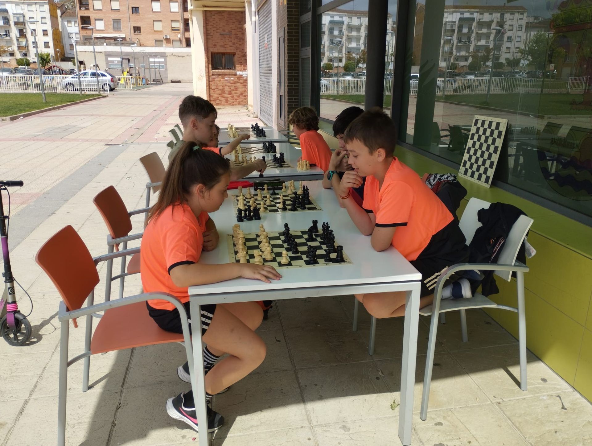 Deporte en la calle y marcha contra el cáncer, en Autol