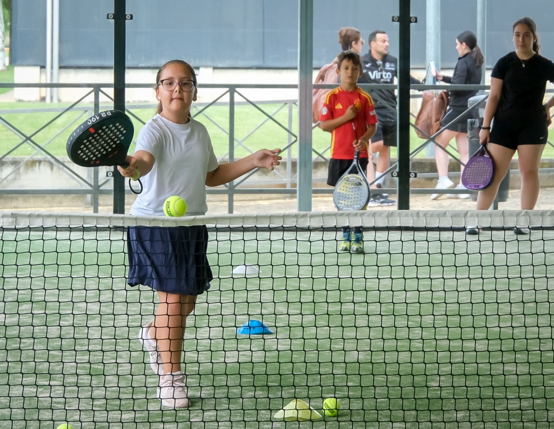 Las imágenes del clinic de pádel de Carolina Navarro en Calahorra