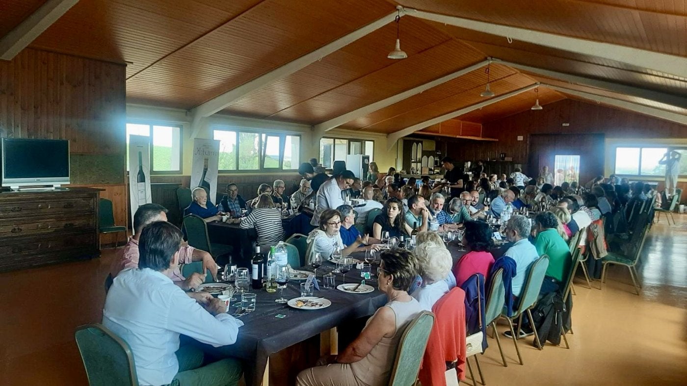 Comida fraternal entre los apellidados Gómez de Segura.