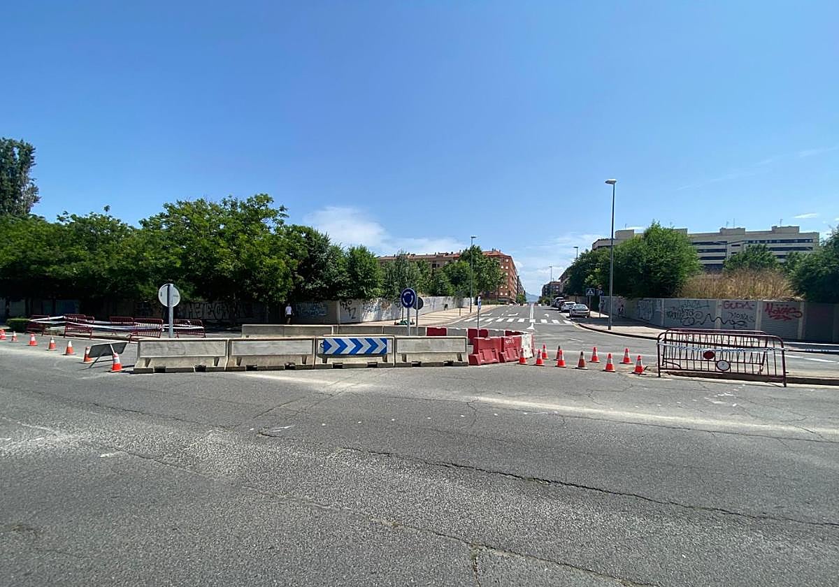 En obras la rotonda para enlazar Cascajos, Lobete y Lope Toledo