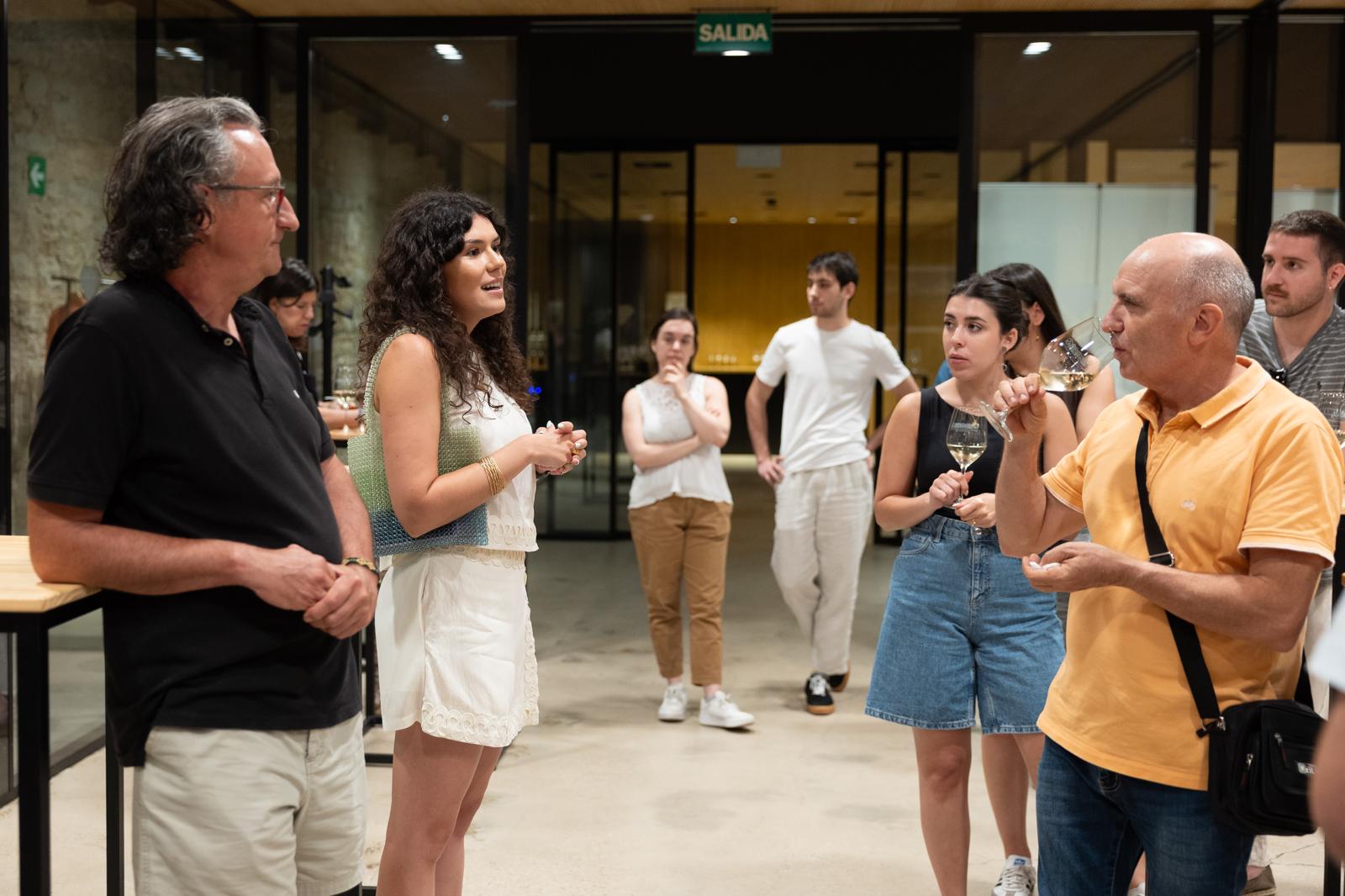 Las imágenes de la cata solidaria de Pioneros