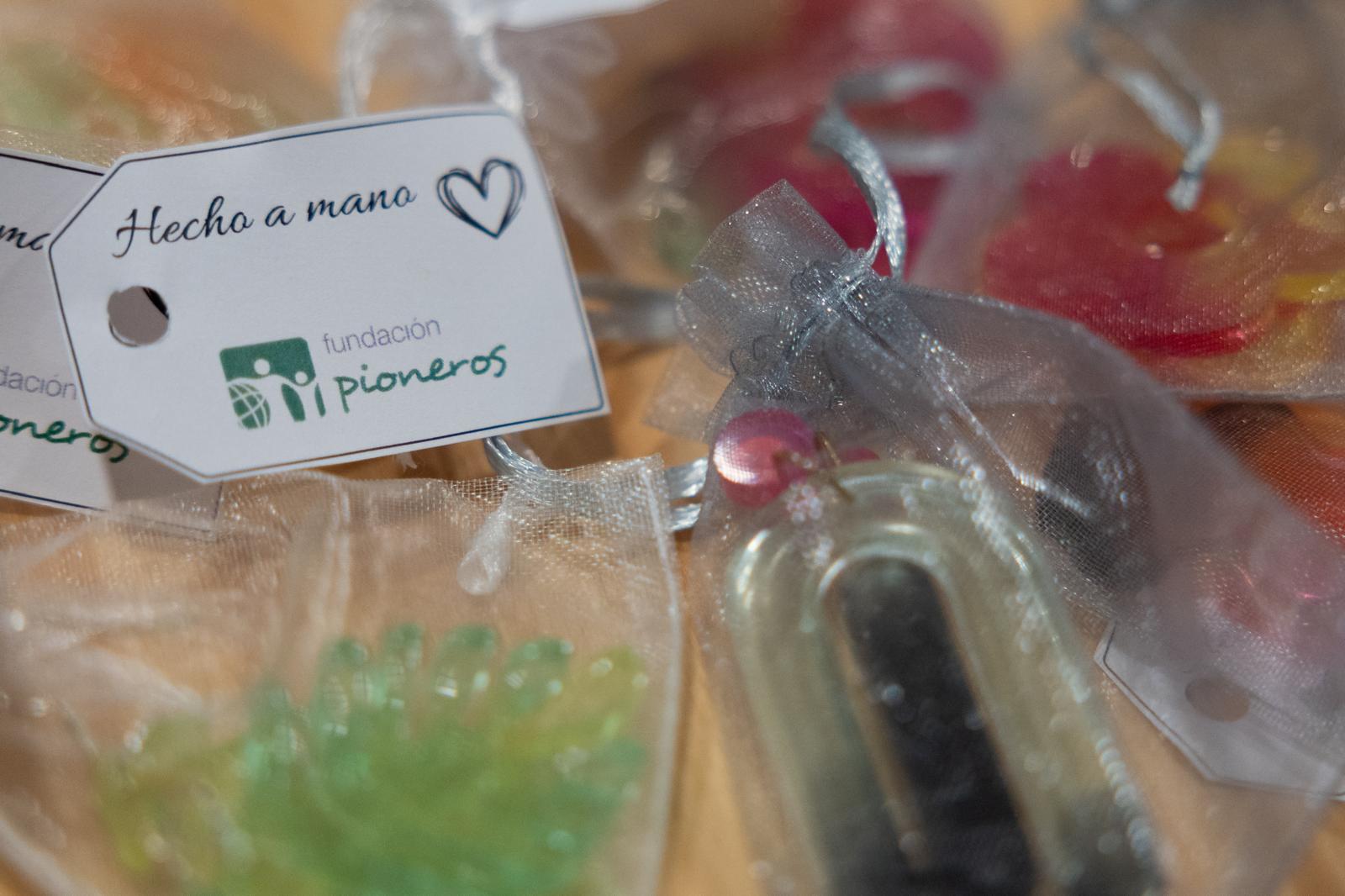 Las imágenes de la cata solidaria de Pioneros