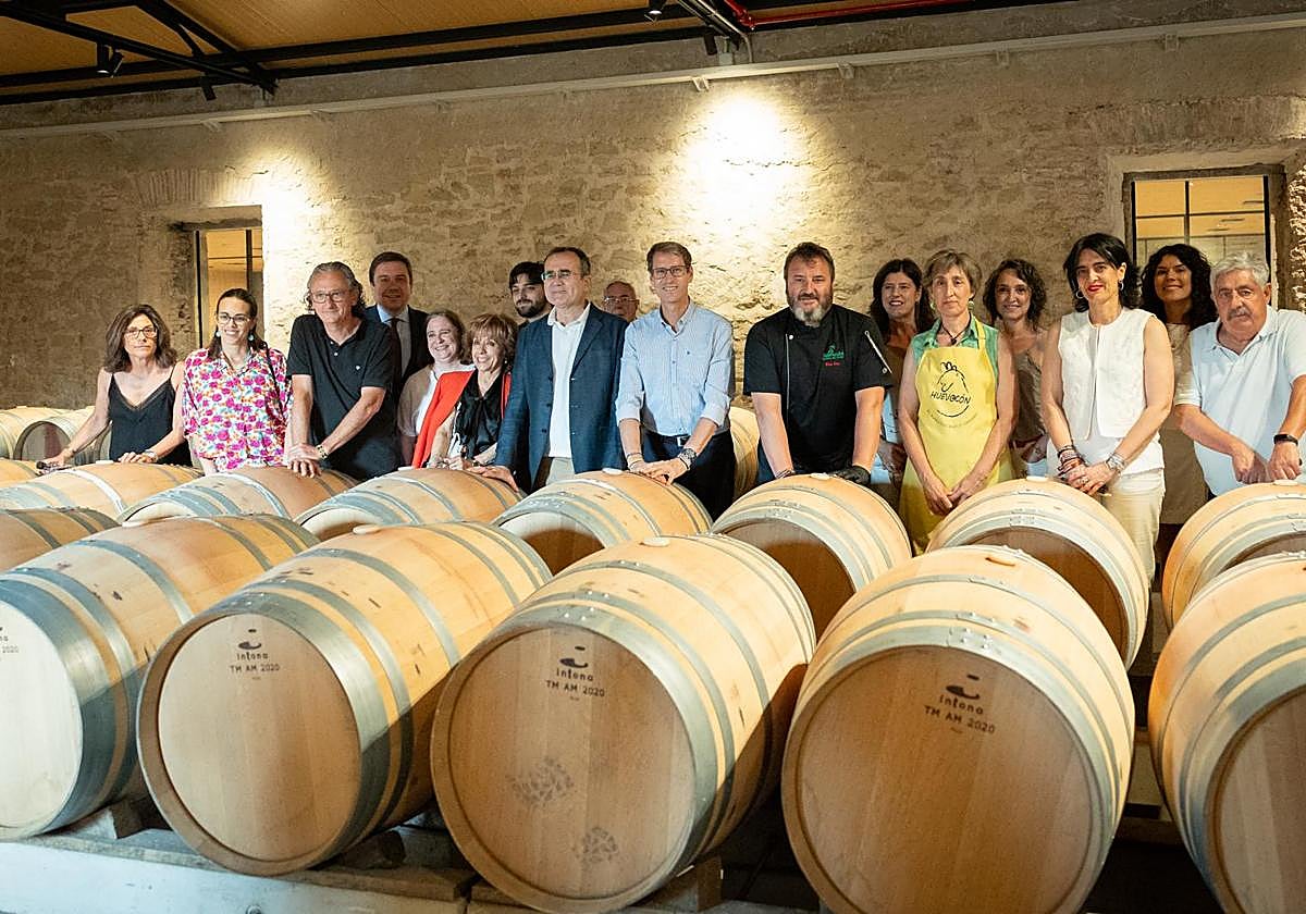 Las imágenes de la cata solidaria de Pioneros