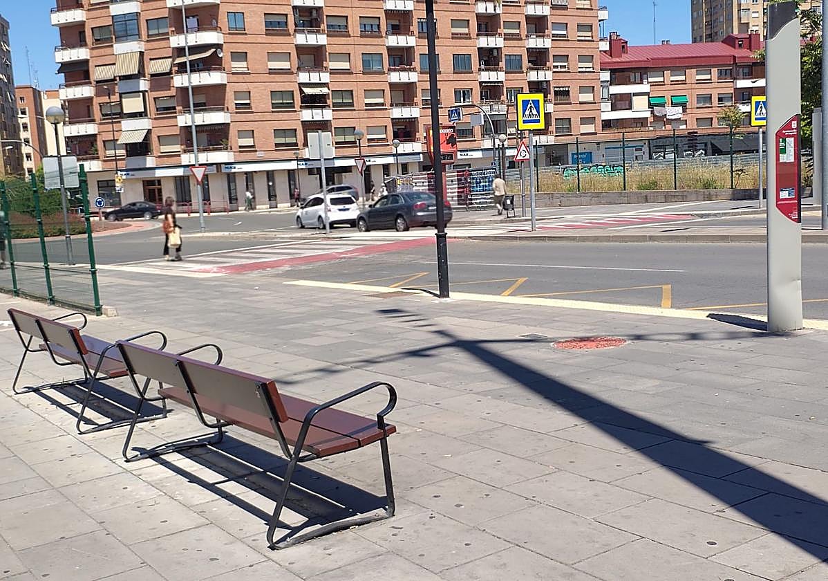 Coches mal aparcados y comportamientos incívicos de algunos vecinos: el Teléfono del Lector de hoy