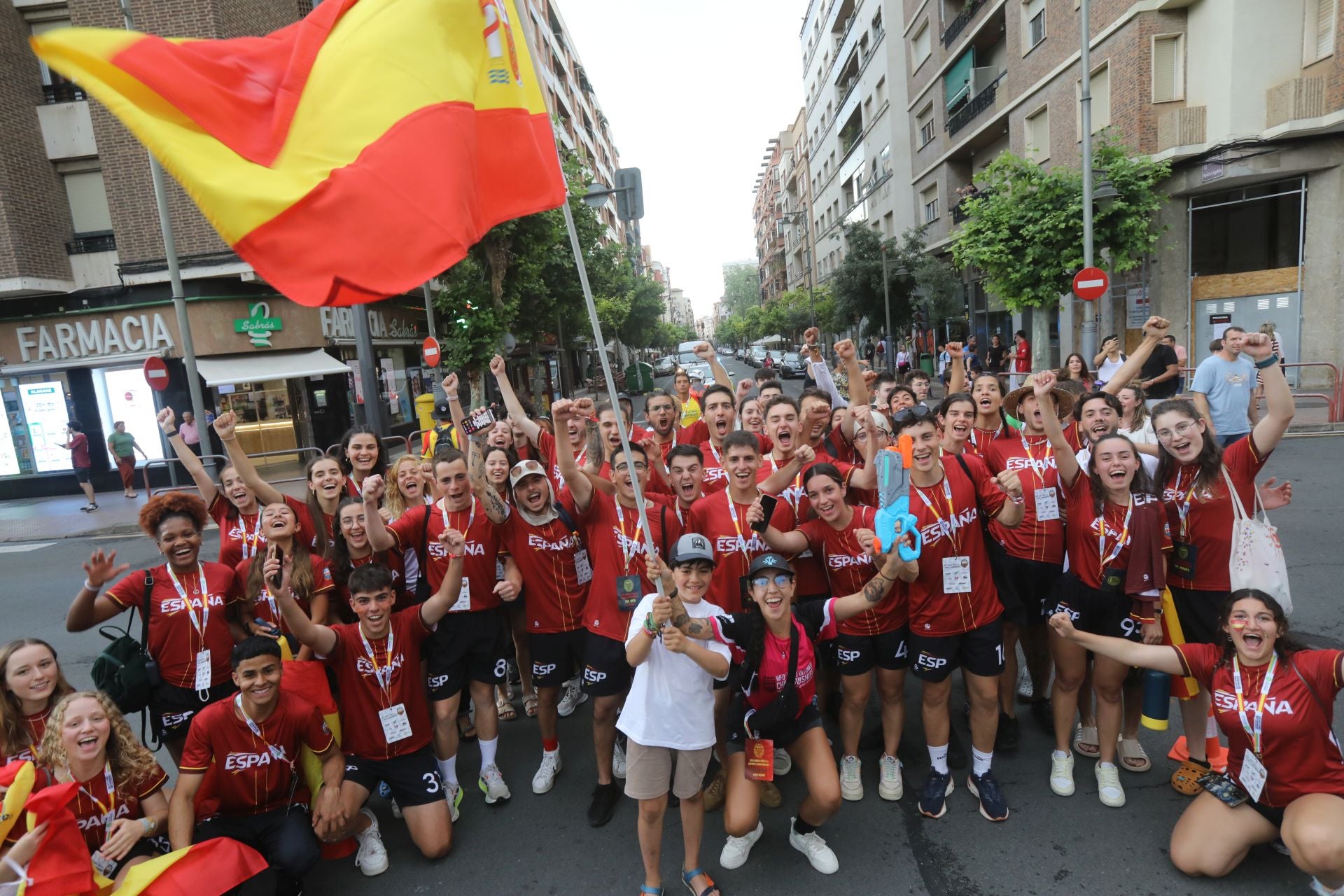 El desfile de las selecciones abre el Mundial de Frisbee