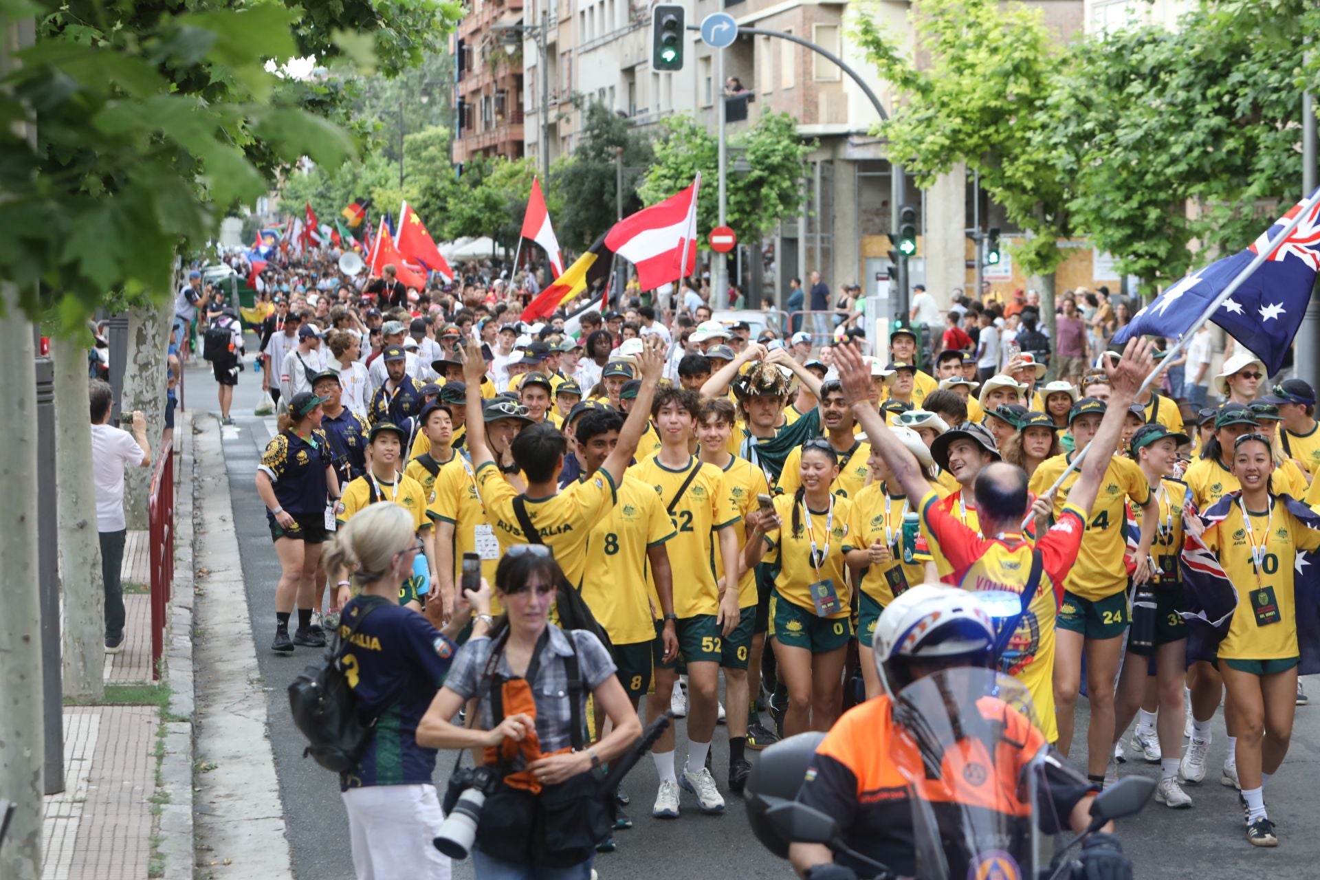 El desfile de las selecciones abre el Mundial de Frisbee