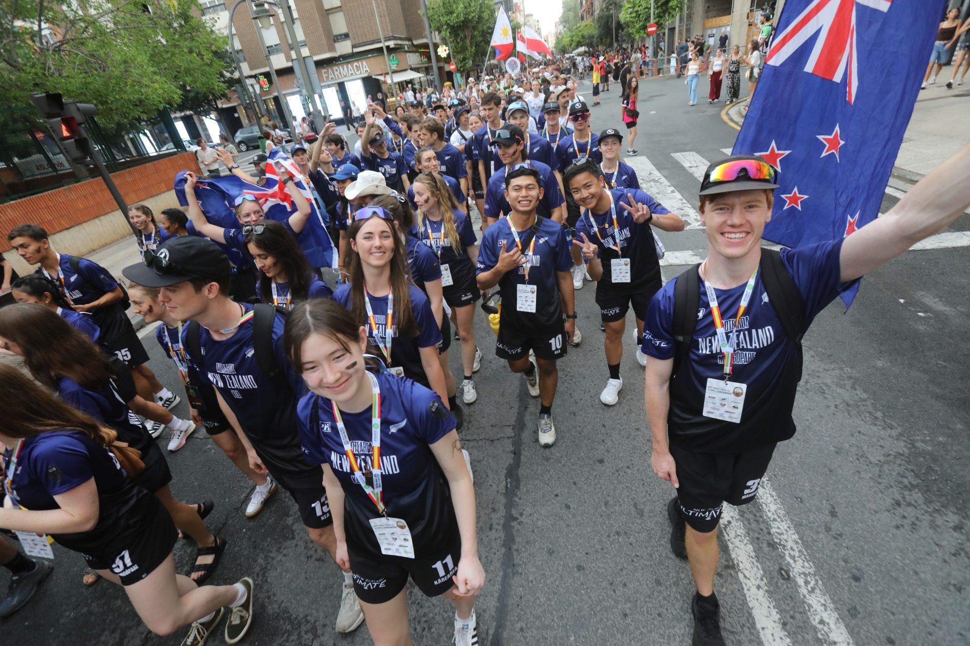 El desfile de las selecciones abre el Mundial de Frisbee