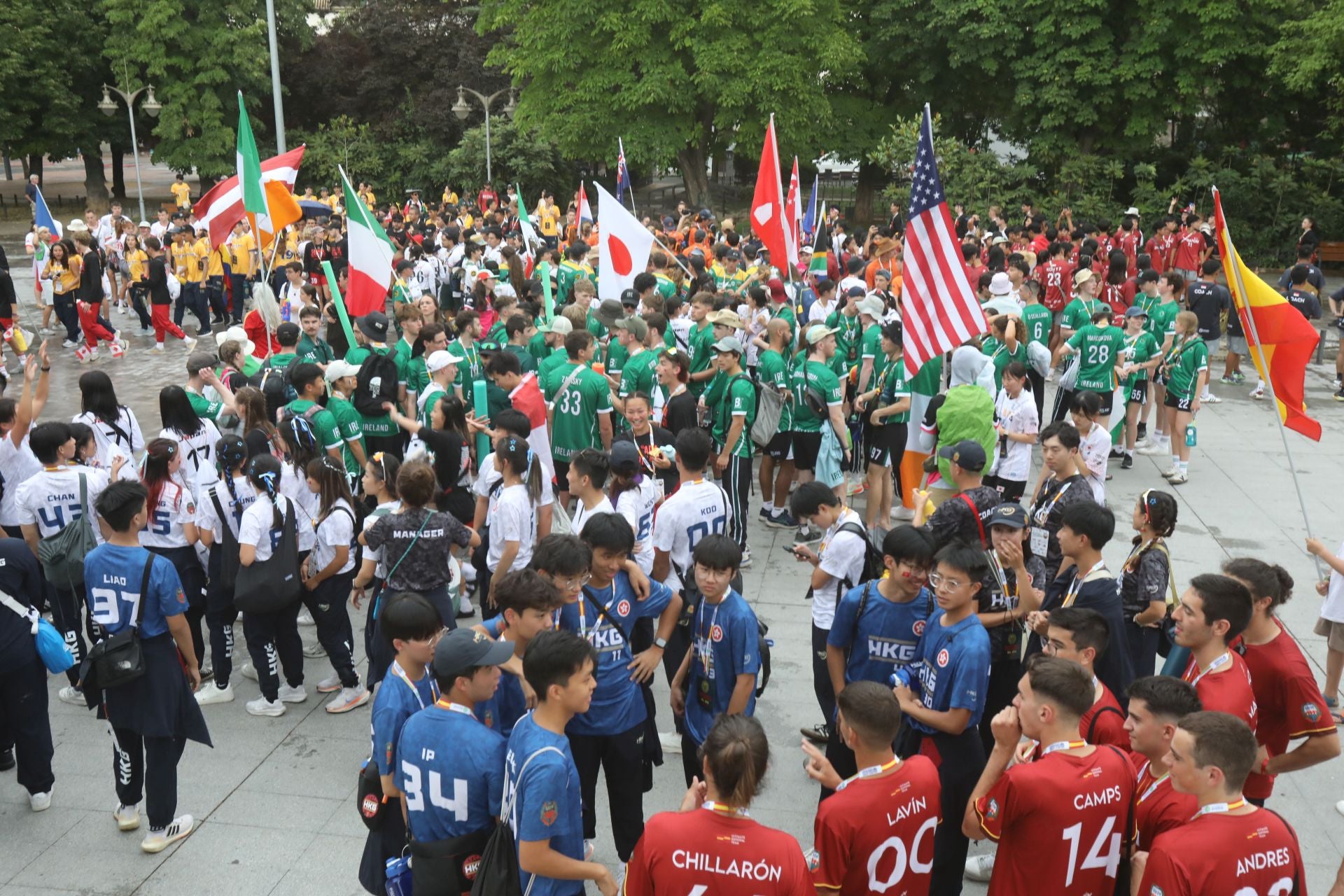 El desfile de las selecciones abre el Mundial de Frisbee