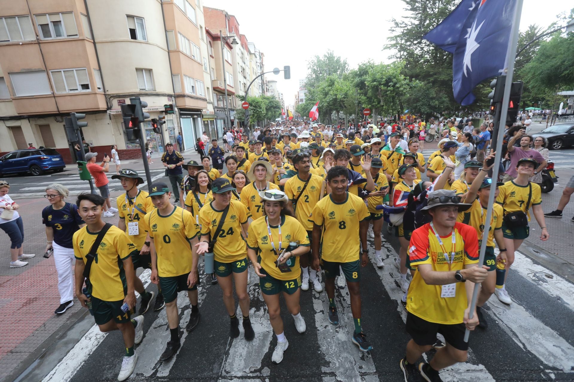 El desfile de las selecciones abre el Mundial de Frisbee