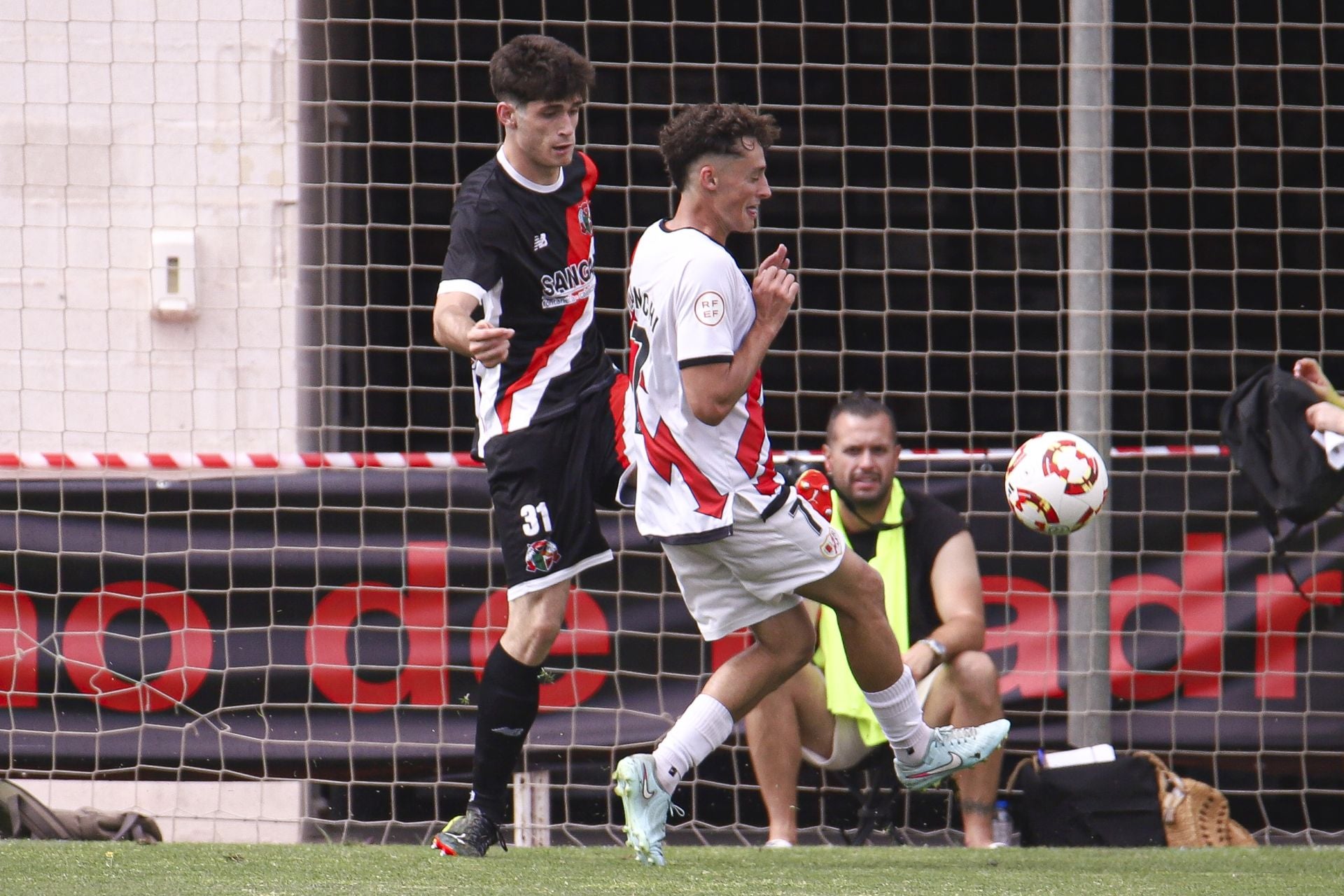 El Varea pierde ante el Rayo y se despide del ascenso