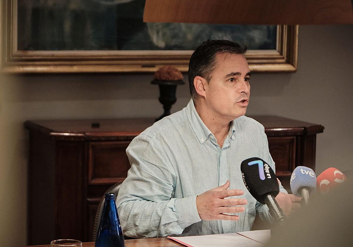 Gustavo Sáenz, durante una rueda de prensa.
