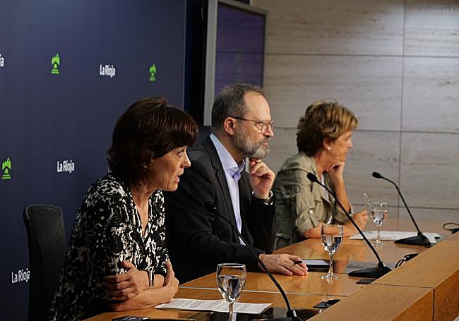 Corpus Gómez, Luis Ángel González y Begoña Ganuza, en su comparecencia de este martes.