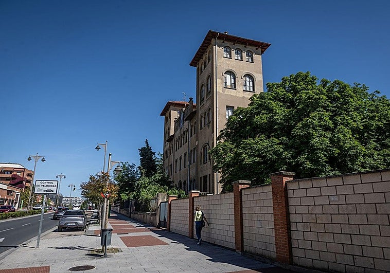 Un nuevo edificio en las traseras de Corazonistas albergara el grado Medicina de la UR.