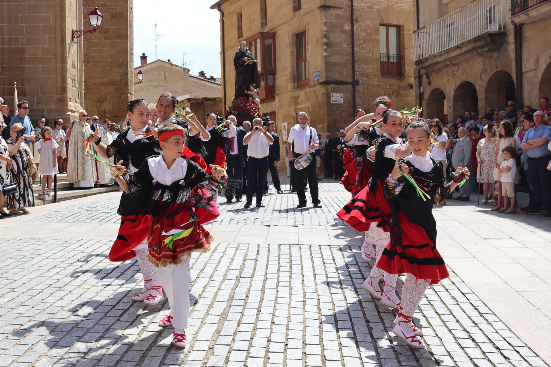 San Felices recorre las calles de Haro