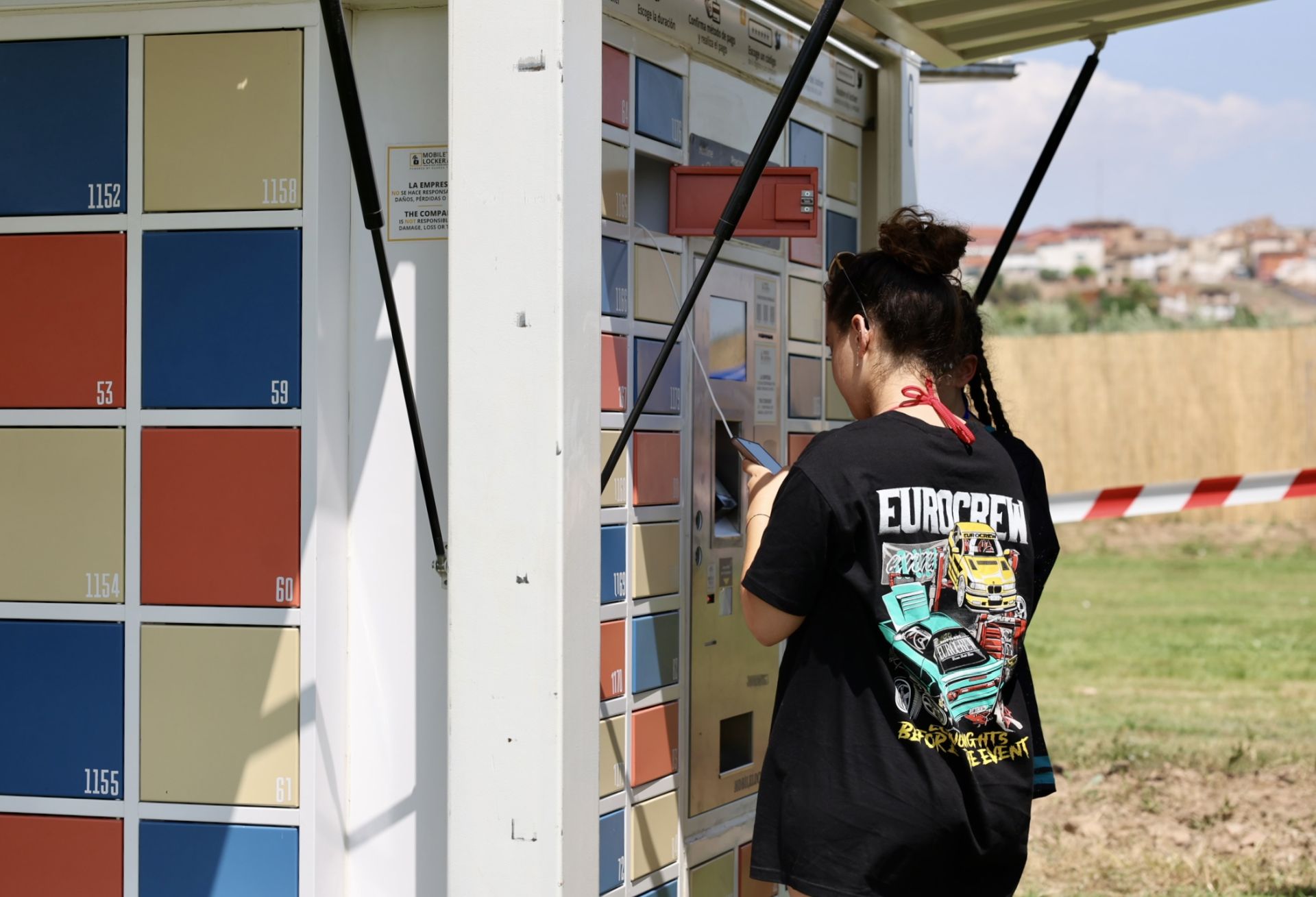 Los &#039;holikers&#039; llegan al festival y se instalan en el camping