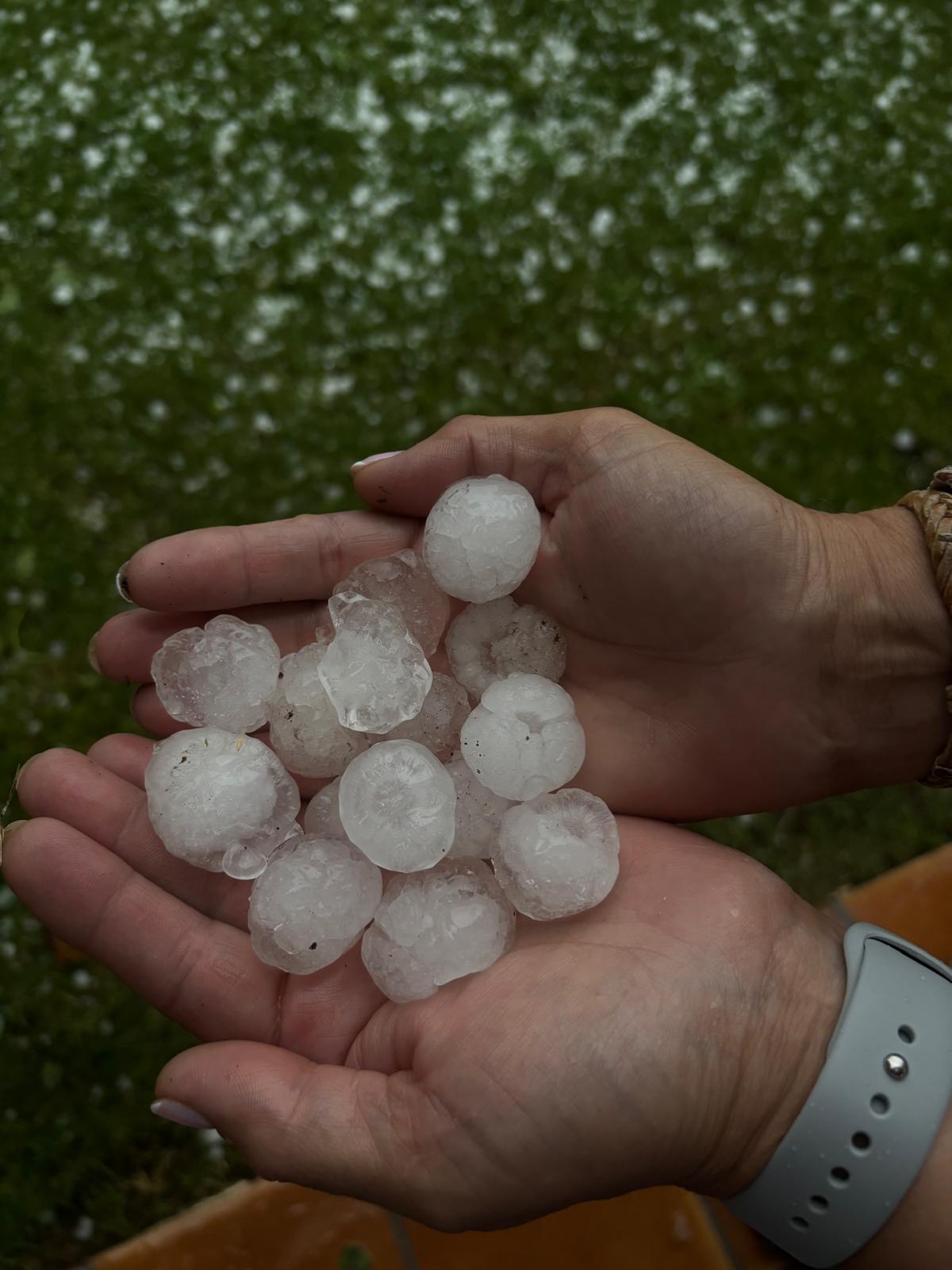 Grandez piedras de granizo caídas en El Rasillo