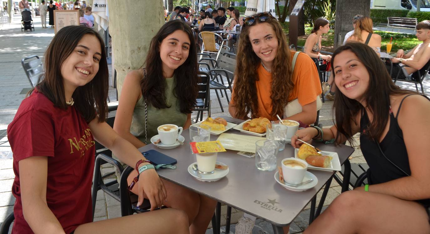 Las imágenes que dejan los holikers tras la primera noche del festival