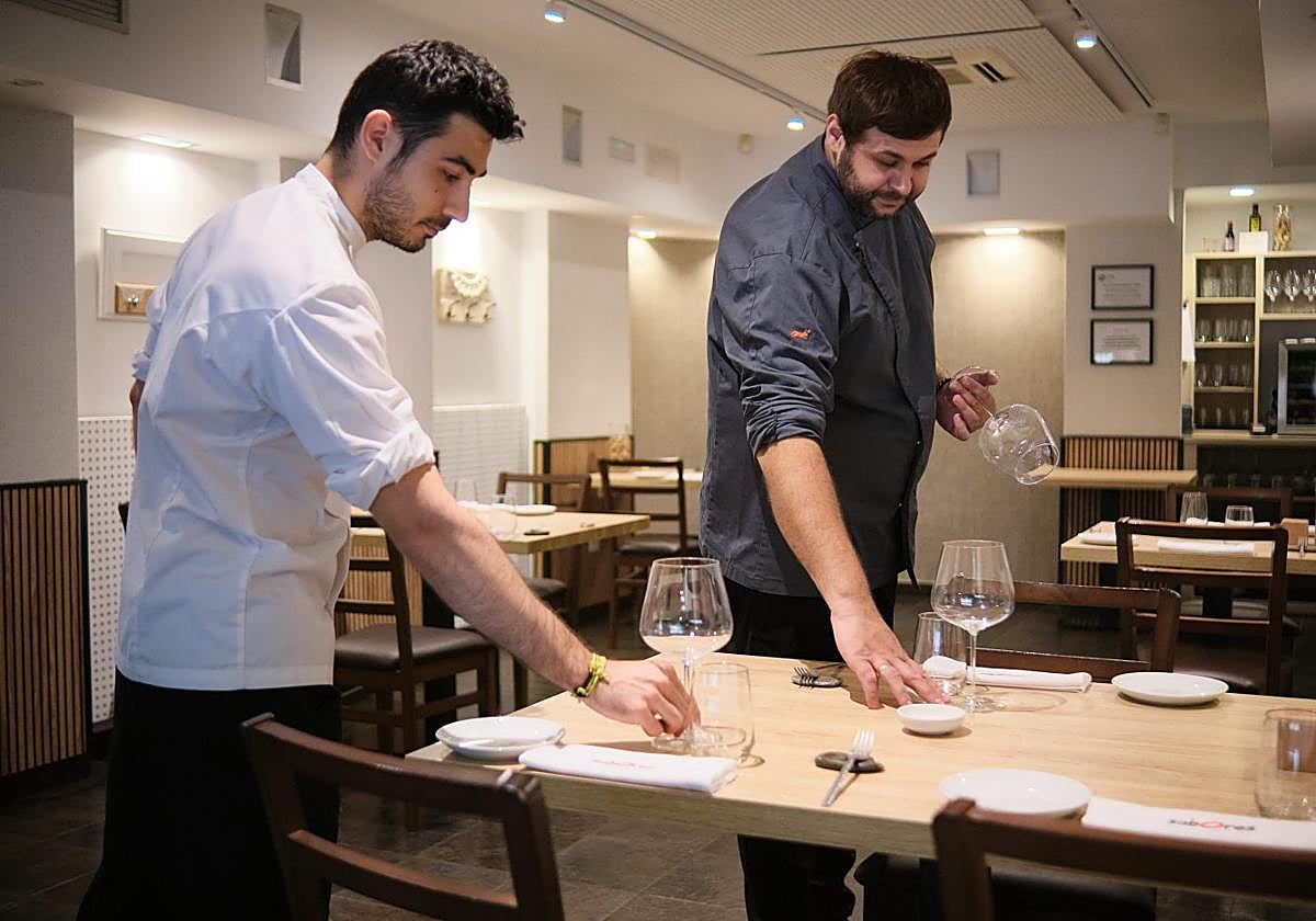 Rafa Gaona y Álex Modruj, propietarios del restaurante Sabores, que abrió sus puertas en 2019.