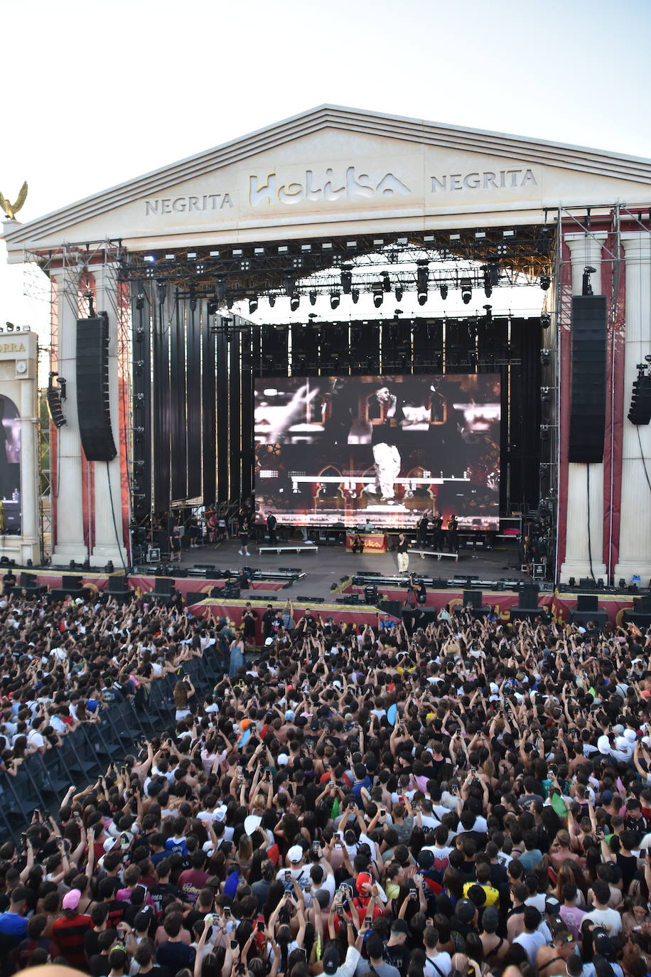 Omar Montes, Ozuna, Courtz... las imágenes de los conciertos del jueves del Holika