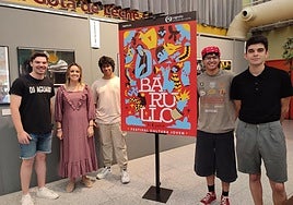 La edil Laura Lázaro con los artistas Víctor DJ, Alejandro Ureña, Moisés Espinoza y David Schuber.