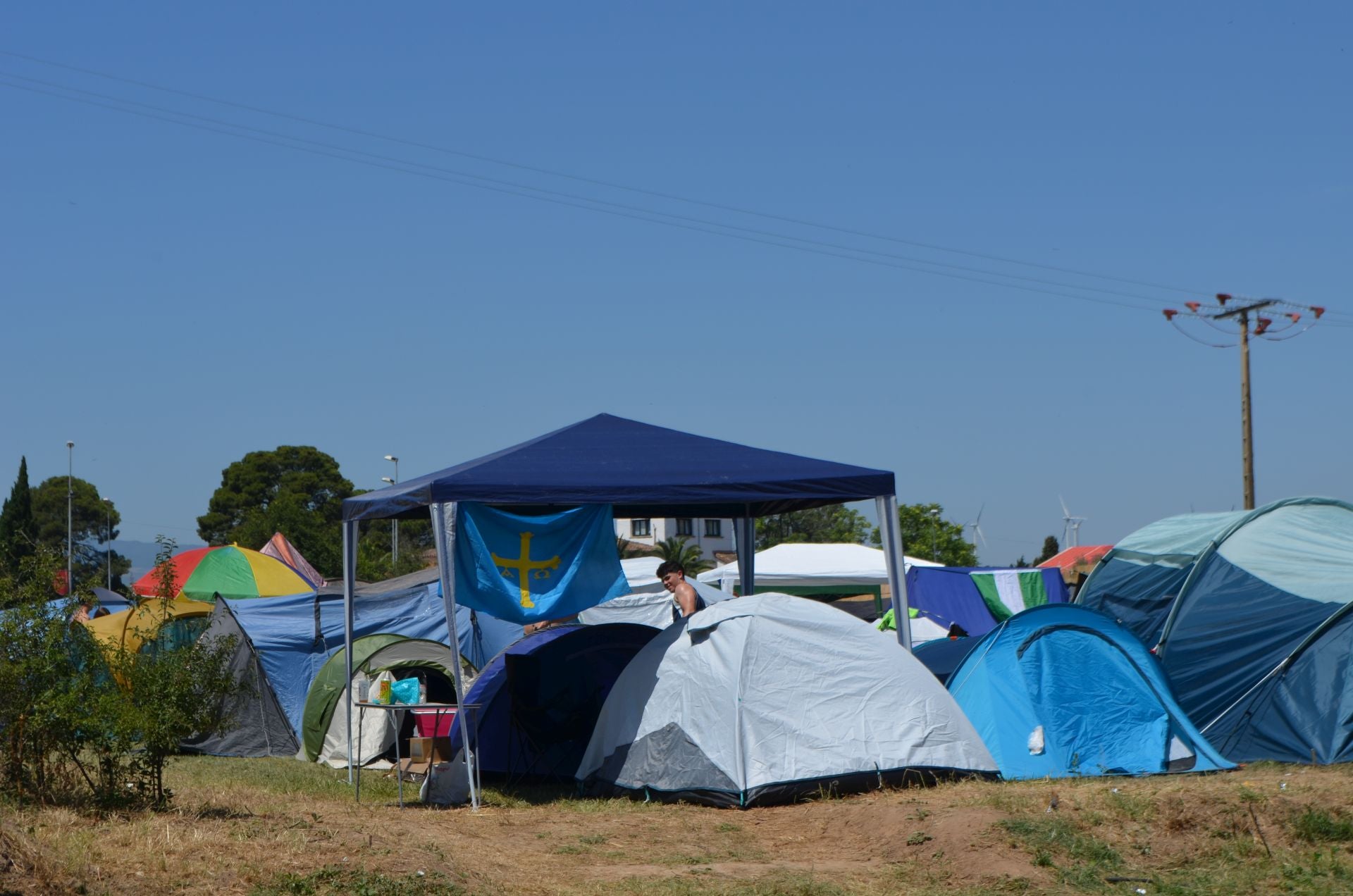 La acampada de los &#039;holikers&#039;