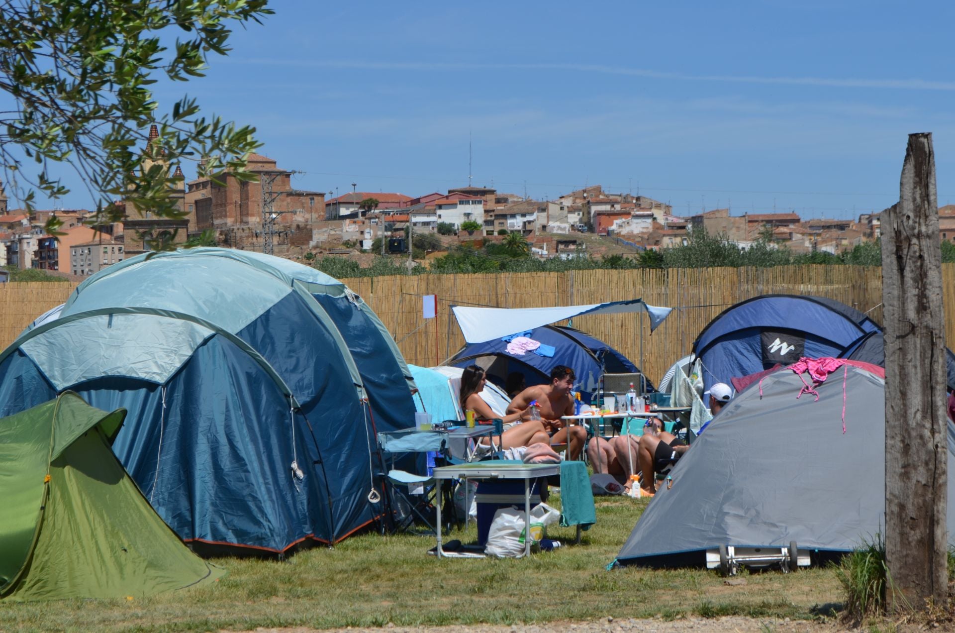 La acampada de los &#039;holikers&#039;