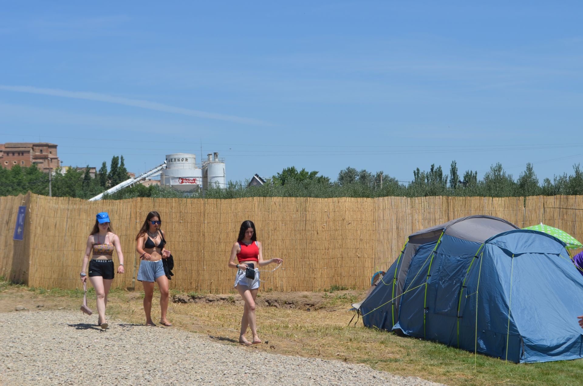 La acampada de los &#039;holikers&#039;