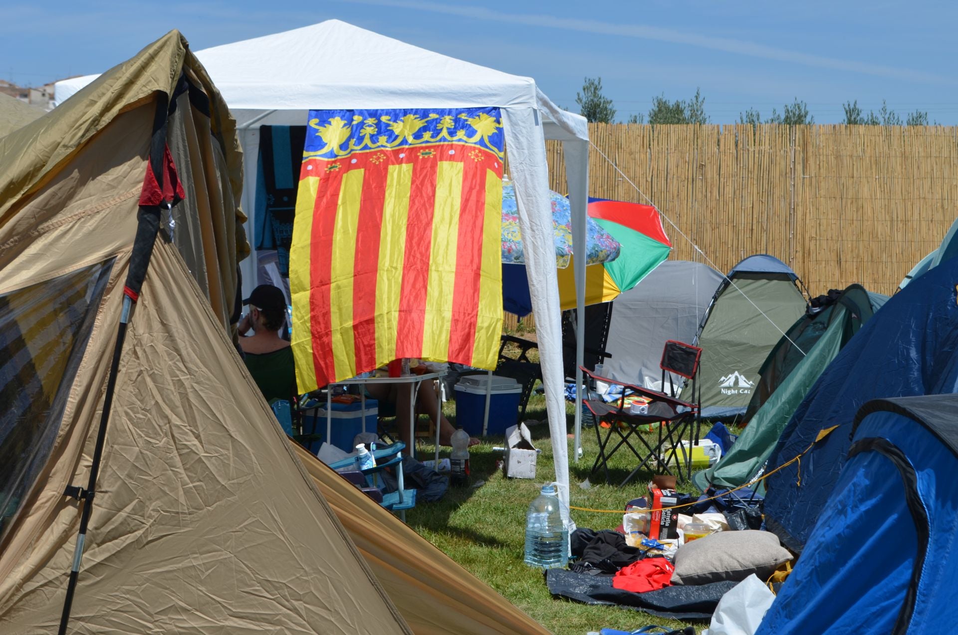 La acampada de los &#039;holikers&#039;