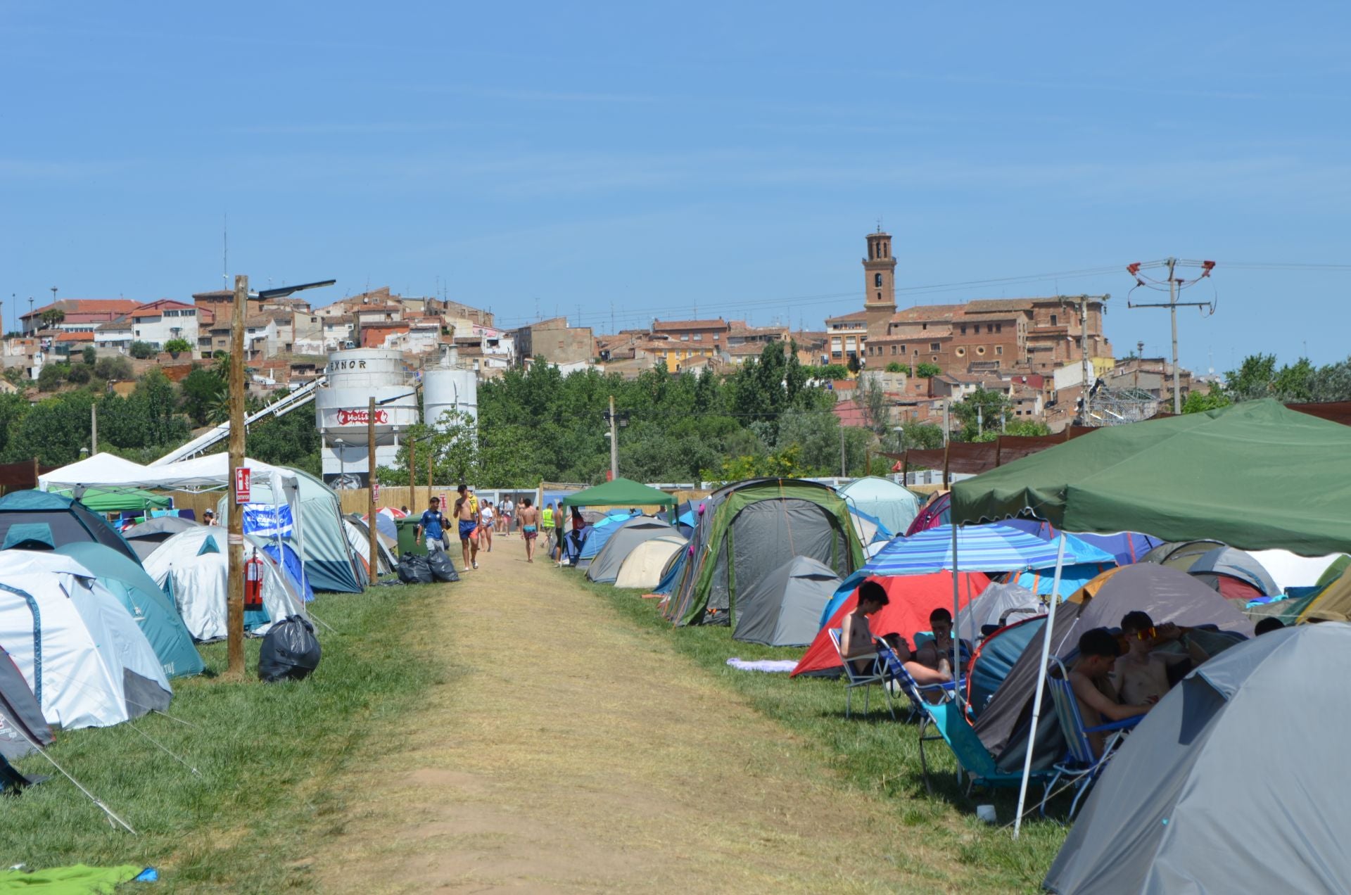 La acampada de los &#039;holikers&#039;