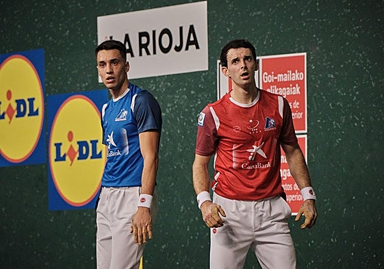 Javier Zabala y Jokin Altuna, en un enfrentamiento anterior en el frontón Adarraga de Logroño.
