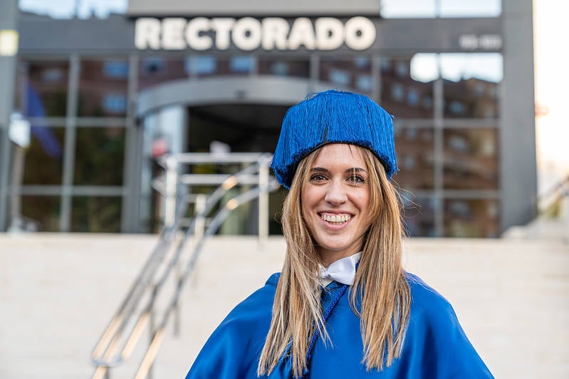 Las imágenes del acto de investidura de nuevos doctores en la UR